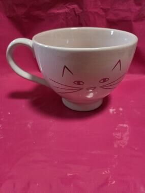 Cat Face Coffee Mug Heart White Tea Cup Strawberry Street 14oz